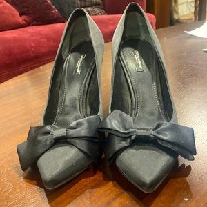 DOLCE&GABBANA classic black satin heels.